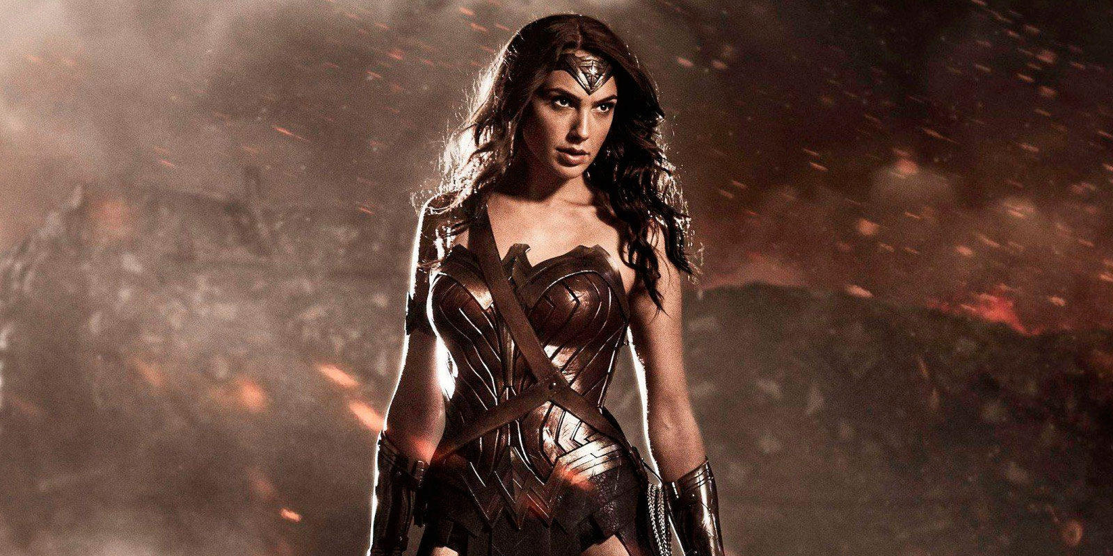 Gal Gadot lanza su nuevo póster promocional de 'La Liga de la Justicia'