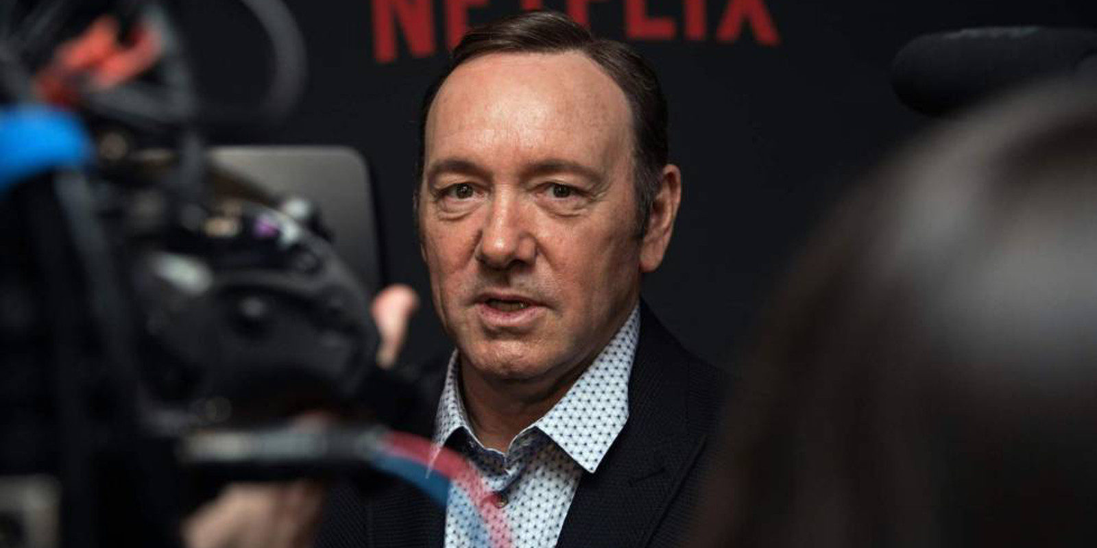 Continúan las acusaciones sobre Kevin Spacey, y él promete "buscar tratamiento"