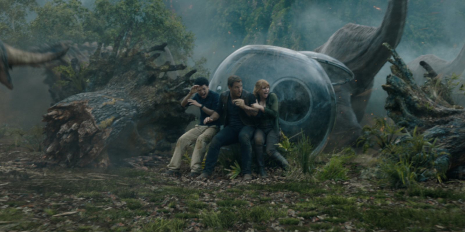 La vida se abre camino en el tráiler final de 'Jurassic World: El reino caído'