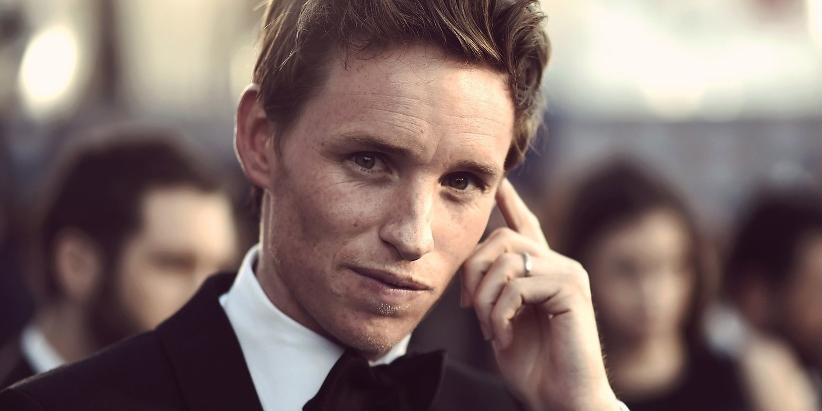 A Eddie Redmayne le encantaría ser Enigma en 'The Batman'